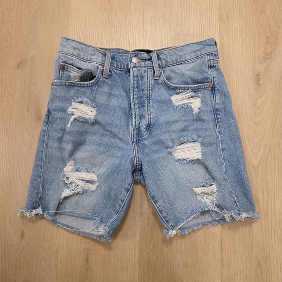 Lucky Brand Light Wash Distressed Mid Rise Beach Summer Cute Denim Shorts Sz 2 - Picture 1 of 9